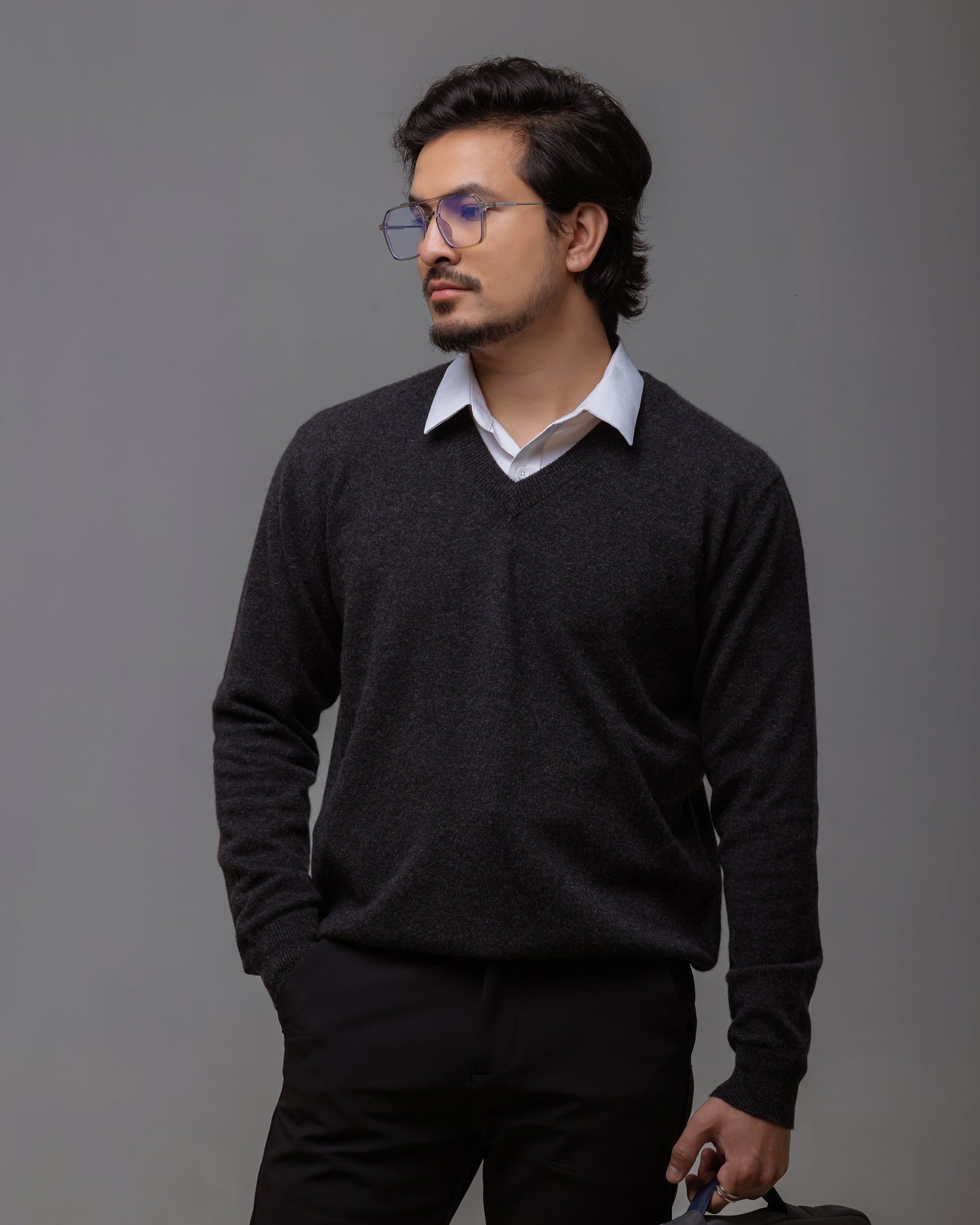 Essential V-Neck Vネック セーター