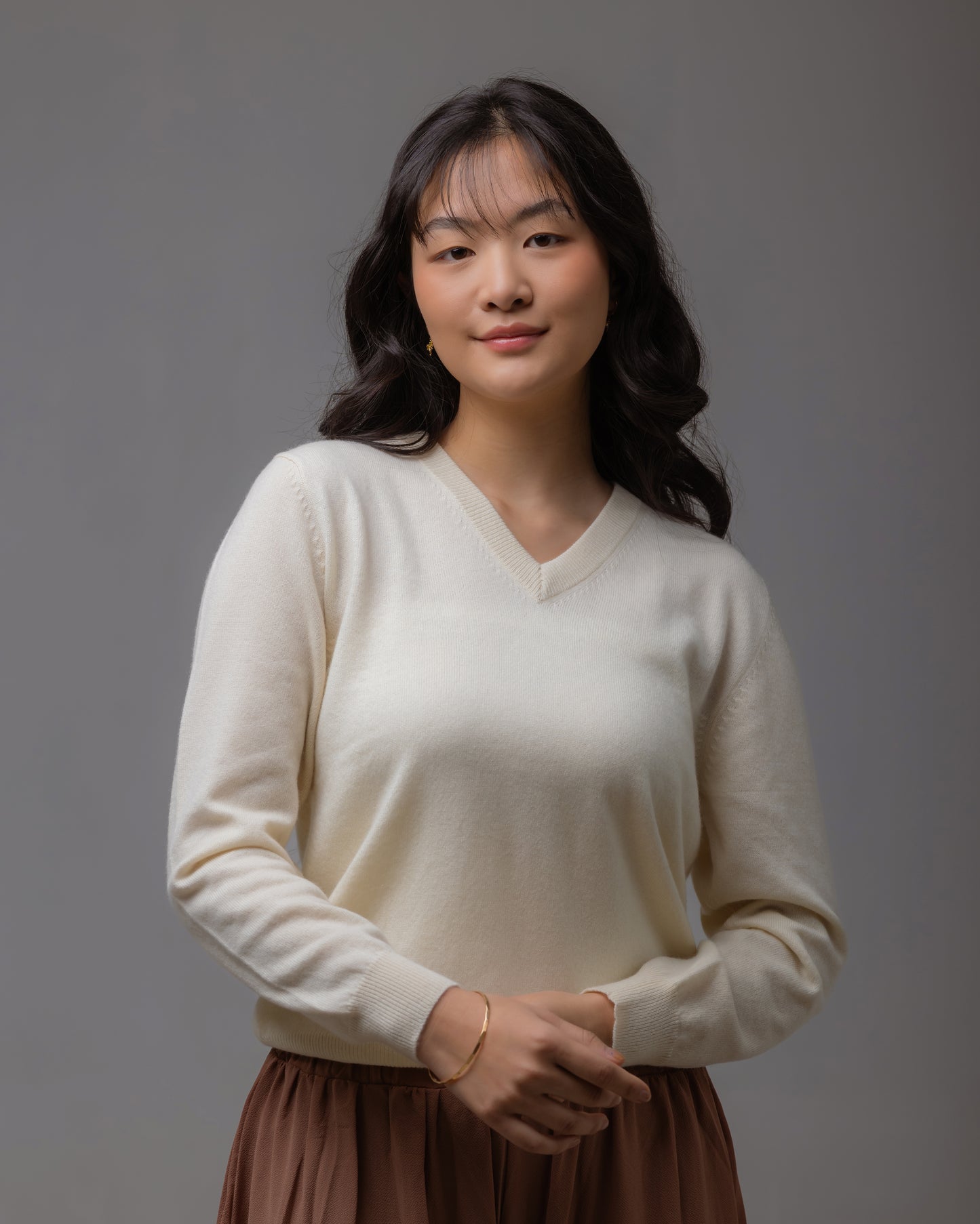Essential V-Neck Vネック セーター