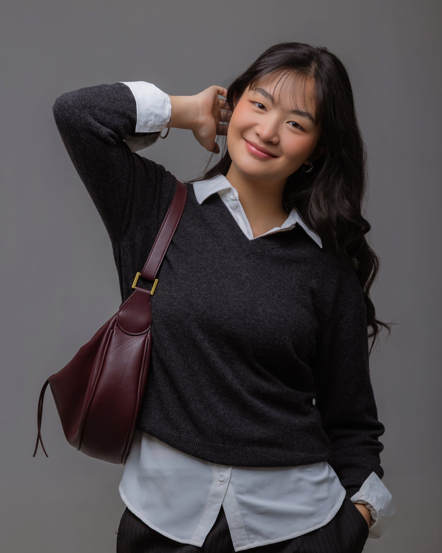 Essential V-Neck Vネック セーター