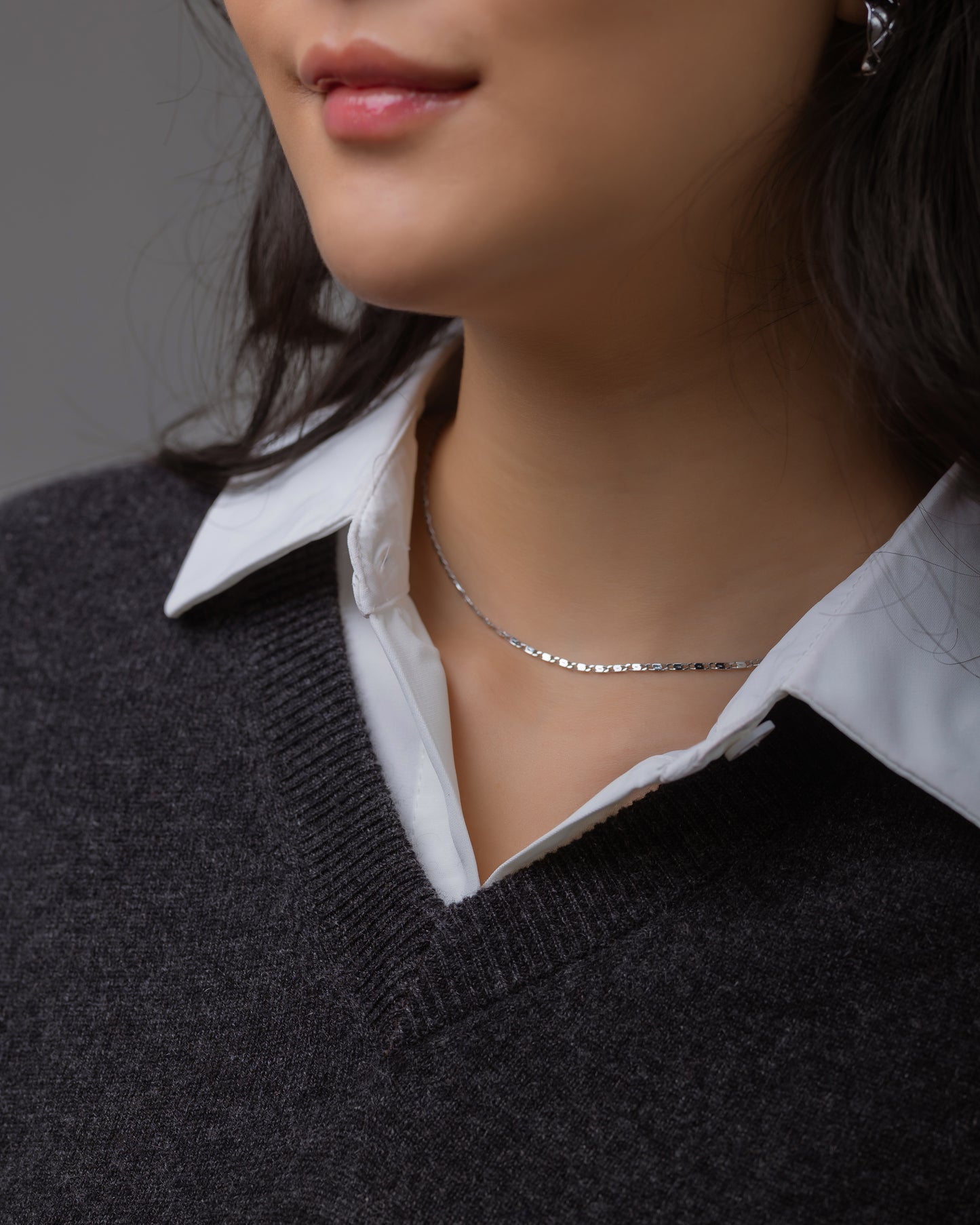 Essential V-Neck Vネック セーター